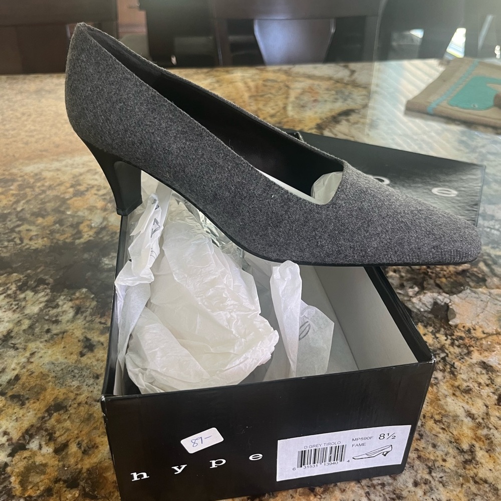 HYPE Grey Wool Pump  / Tirolo  size 8.5  NEW!!  Never worn